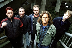 Bildquelle/Source: http://userserve-ak.last.fm/serve/500/159691/Pearl+Jam.jpg