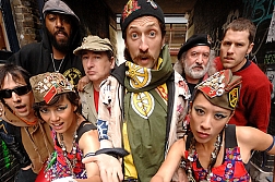 Bildquelle/Source: http://userserve-ak.last.fm/serve/500/257842.jpg