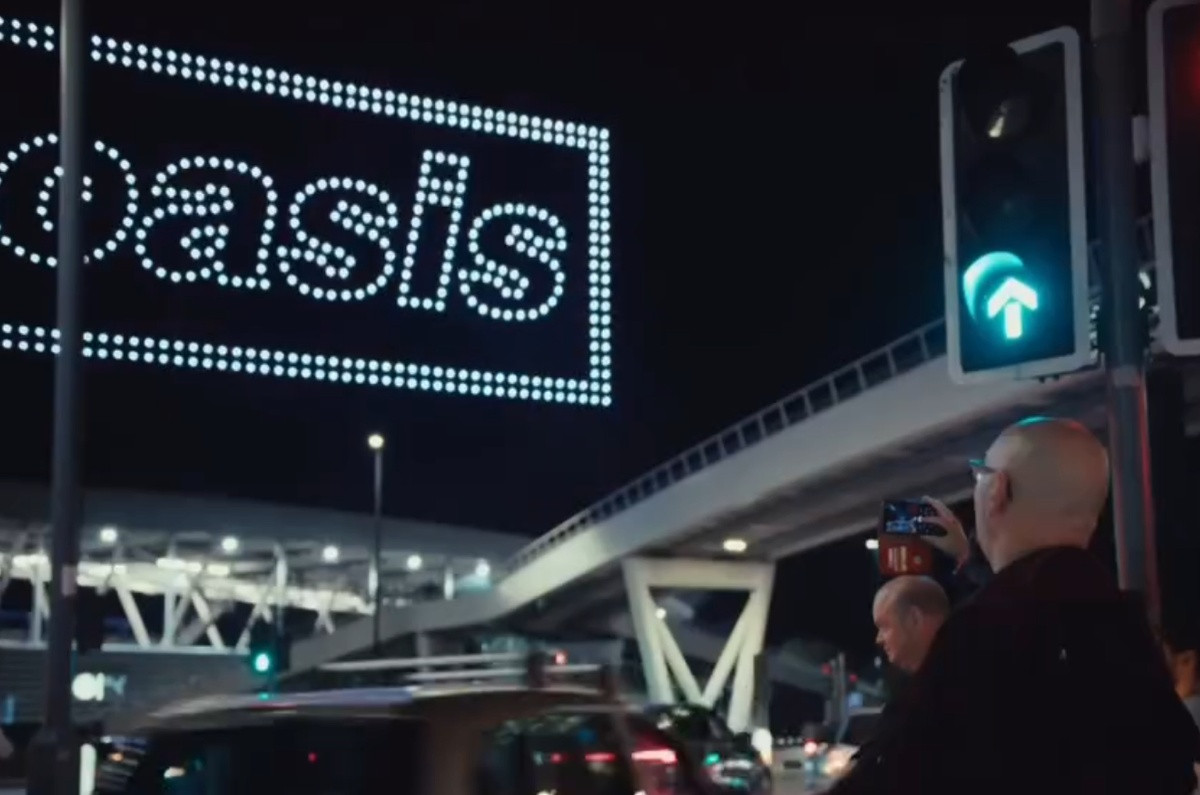 Oasis Tour 2027 Countdown läuft - Drohnenshow über Manchester! Gibt es bald Tickets?
