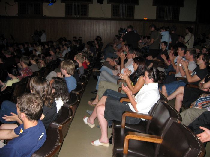 Review: Hotel “Das Triest” – “Garden Suite 3”. Ash im Interview.  