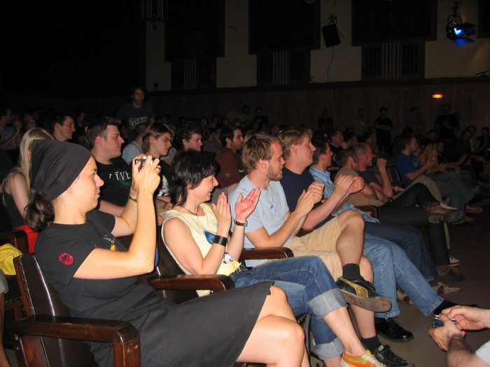 Review: Hotel “Das Triest” – “Garden Suite 3”. Ash im Interview.  