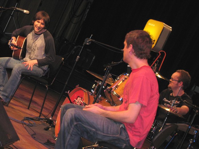 Review: Hotel “Das Triest” – “Garden Suite 3”. Ash im Interview.  