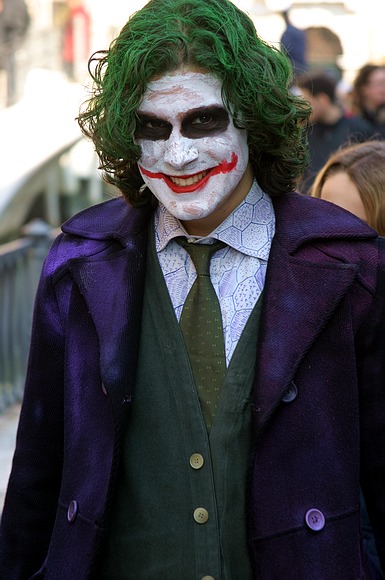 Review: Karneval im Betonbunker. Oasis live in Treviso.  