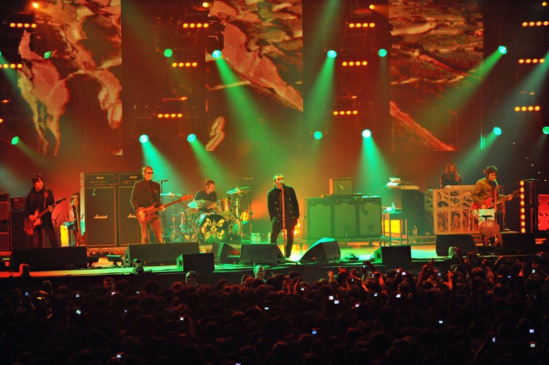 Review: Karneval im Betonbunker. Oasis live in Treviso.  