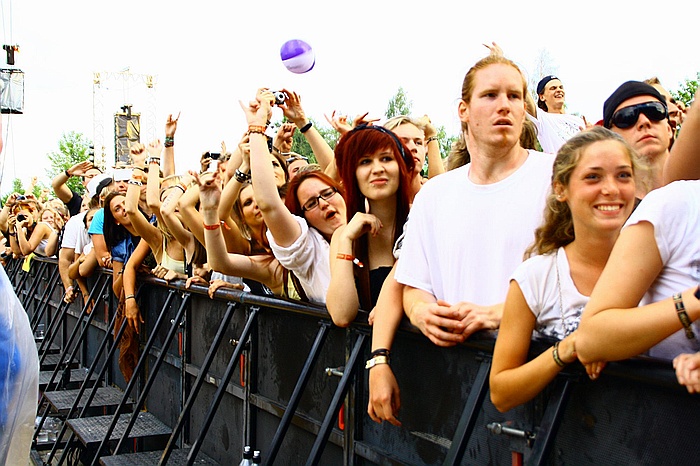 Review: Wir waren mitten drin. PEACE & LOVE 2011 mit Kings Of Leon, Bob Dylan uvm  