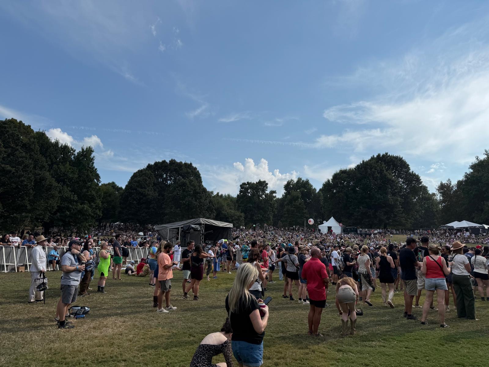 Review: Wir waren dabei: Shaky Knees Festival Tag 3: Britische Rockpower, Indie-Ikonen und ein Hauch New York  