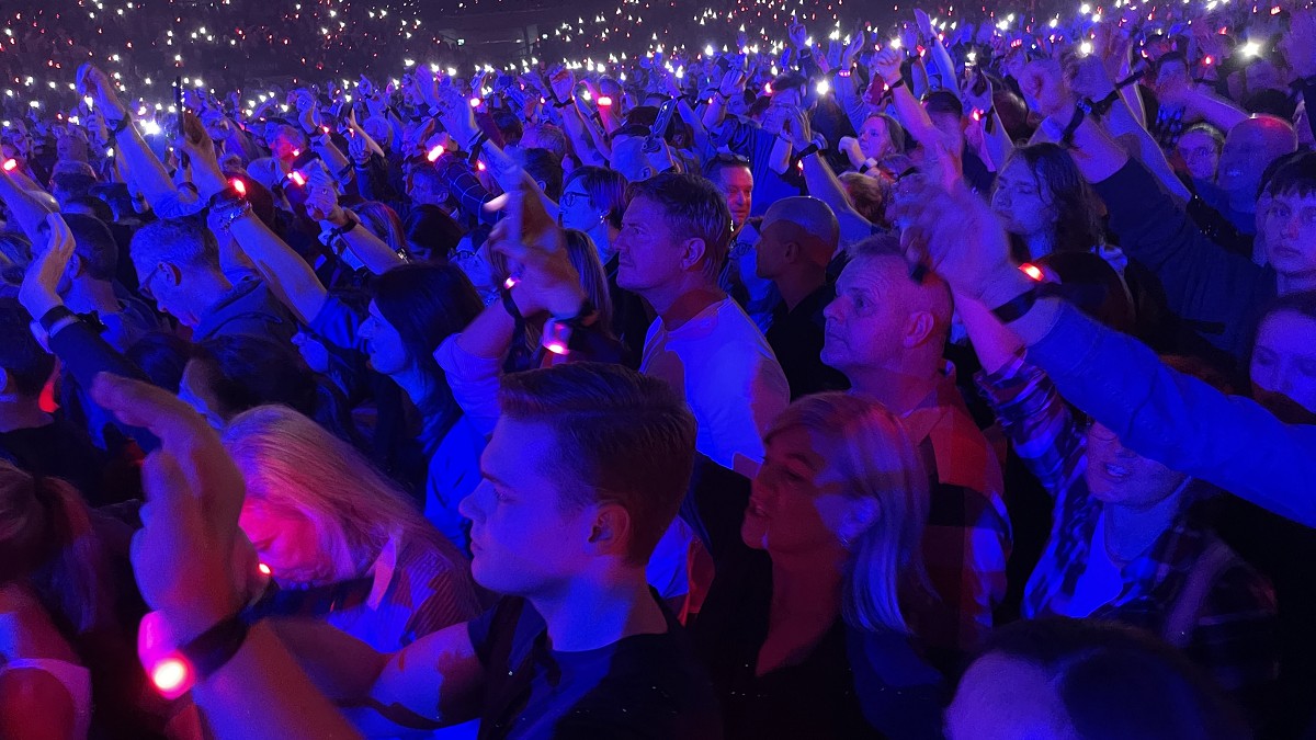 Review: Bryan Adams feierte ein Wiener Weihnachtsfest mit 11.000 Fans  