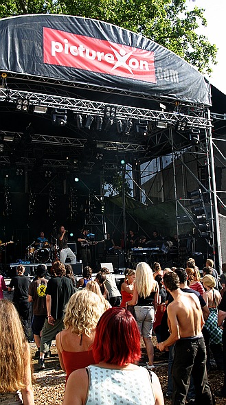 Review: Max Cavalera im ASV Bildein-Trikot - das Picture On Festival 2007  