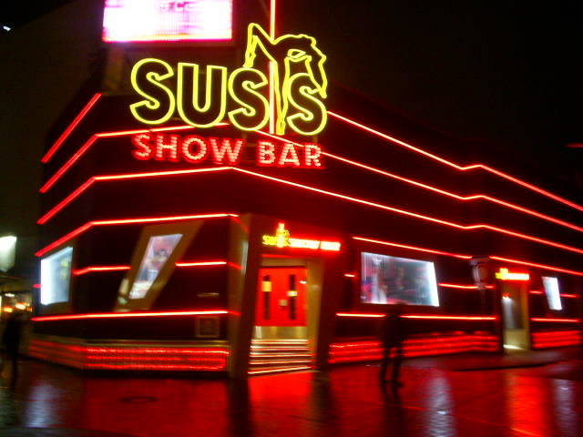 Review: Lacklustre Oasis to bring some rock routine to Vienna  