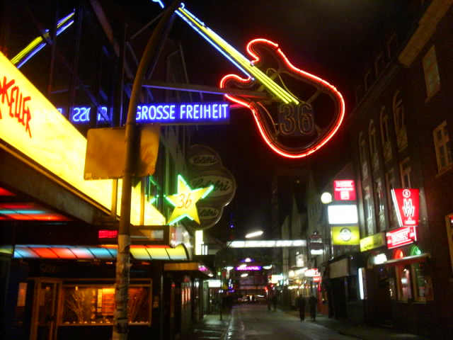 Review: Lacklustre Oasis to bring some rock routine to Vienna  