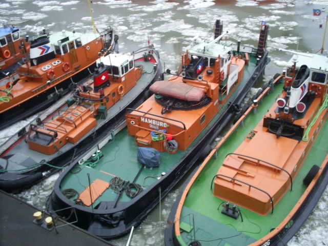 Review: Lacklustre Oasis to bring some rock routine to Vienna  