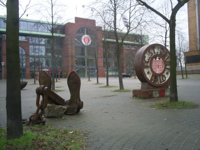 Review: Lacklustre Oasis to bring some rock routine to Vienna  