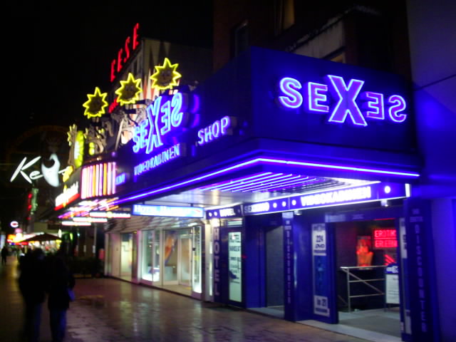 Review: Lacklustre Oasis to bring some rock routine to Vienna  