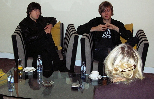 Review: "One secret for you: We are more nerds than you think" - Mando Diao im Interview  Mando Diao