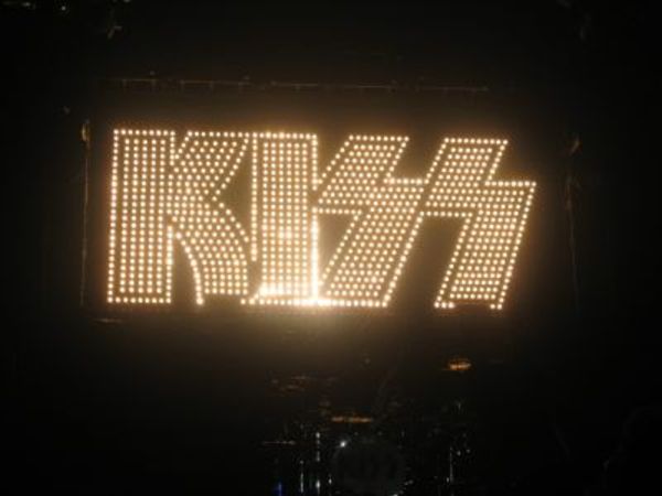 Review: PEOPLE!!! KISS live in Wien  
