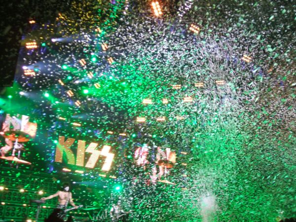 Review: PEOPLE!!! KISS live in Wien  