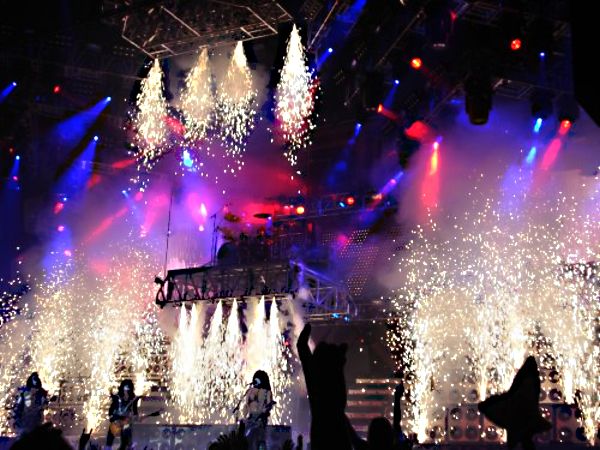 Review: PEOPLE!!! KISS live in Wien  
