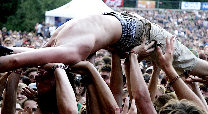 Review: "Du tanzt mit mir, das Zelt wird nass" - das Frequency Festival 2007  