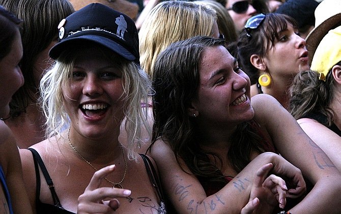 Review: "Du tanzt mit mir, das Zelt wird nass" - das Frequency Festival 2007  