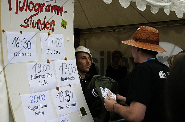 Review: "Du tanzt mit mir, das Zelt wird nass" - das Frequency Festival 2007  