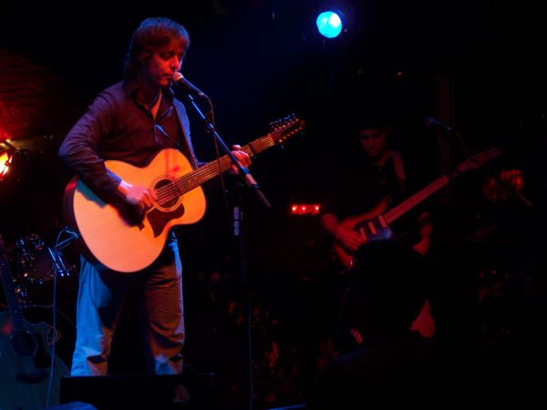 Review: I m at loss, cant figure it out  Album release "Cloud 9", live at Chelsea, Vienna  