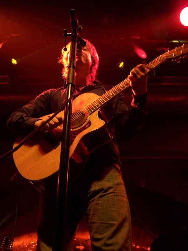 Review: I m at loss, cant figure it out  Album release "Cloud 9", live at Chelsea, Vienna  