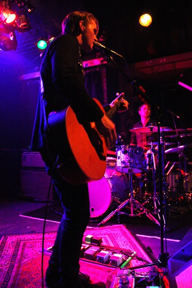 Review: Im Gespräch mit Johnossi.  