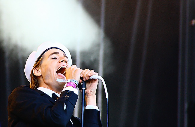Review: PEACE AND LOVE FESTIVAL 2010. britishrock in Schweden  The Hives