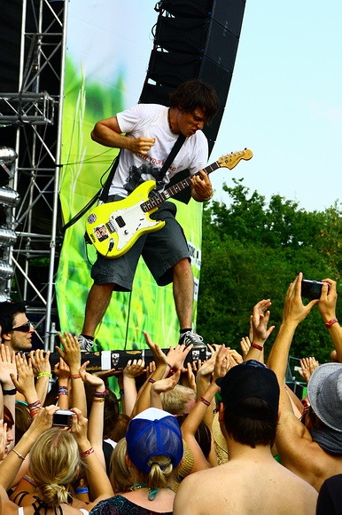 Interview: Itchy Poopzkid mit britishrock im Gespräch am Echinger See