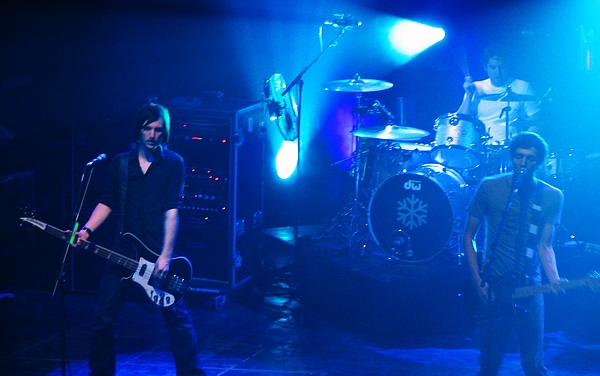 Review: „Light UP!“ Let’s waste time, chasing cars, around our heads  