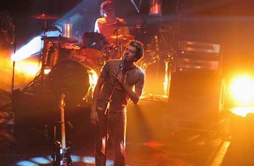 Review: „Light UP!“ Let’s waste time, chasing cars, around our heads  Snow Patrol